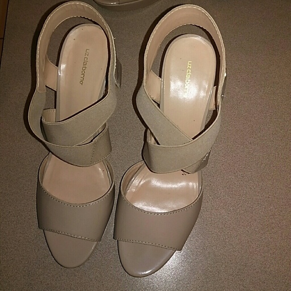 Liz claiborne size 10, 2×15$ in shoe - Picture 5 of 5